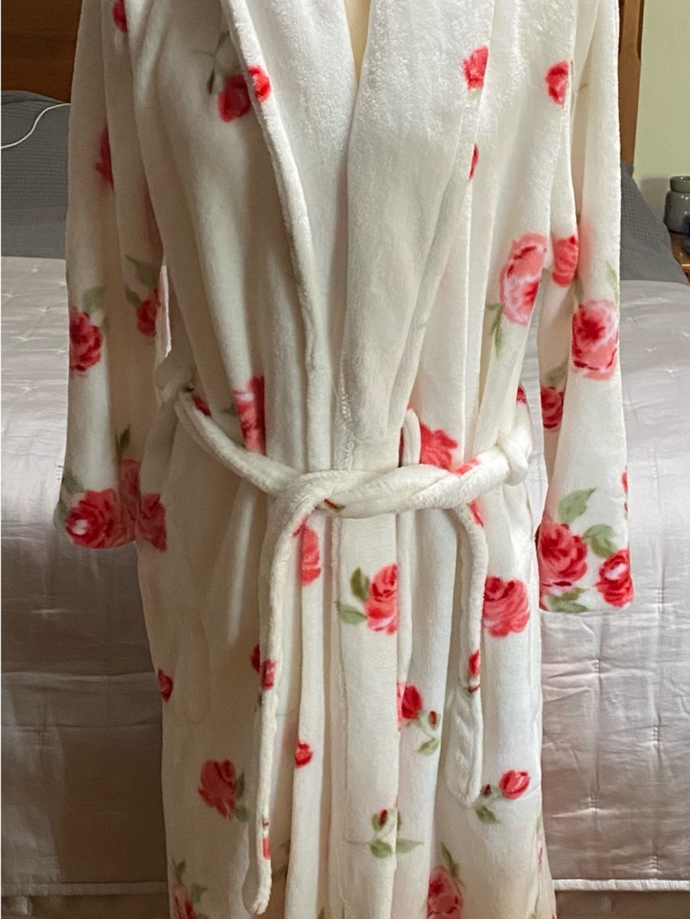 Floral Plush Shawl Collar Robe - White with Pink Roses - Picture 3 of 8